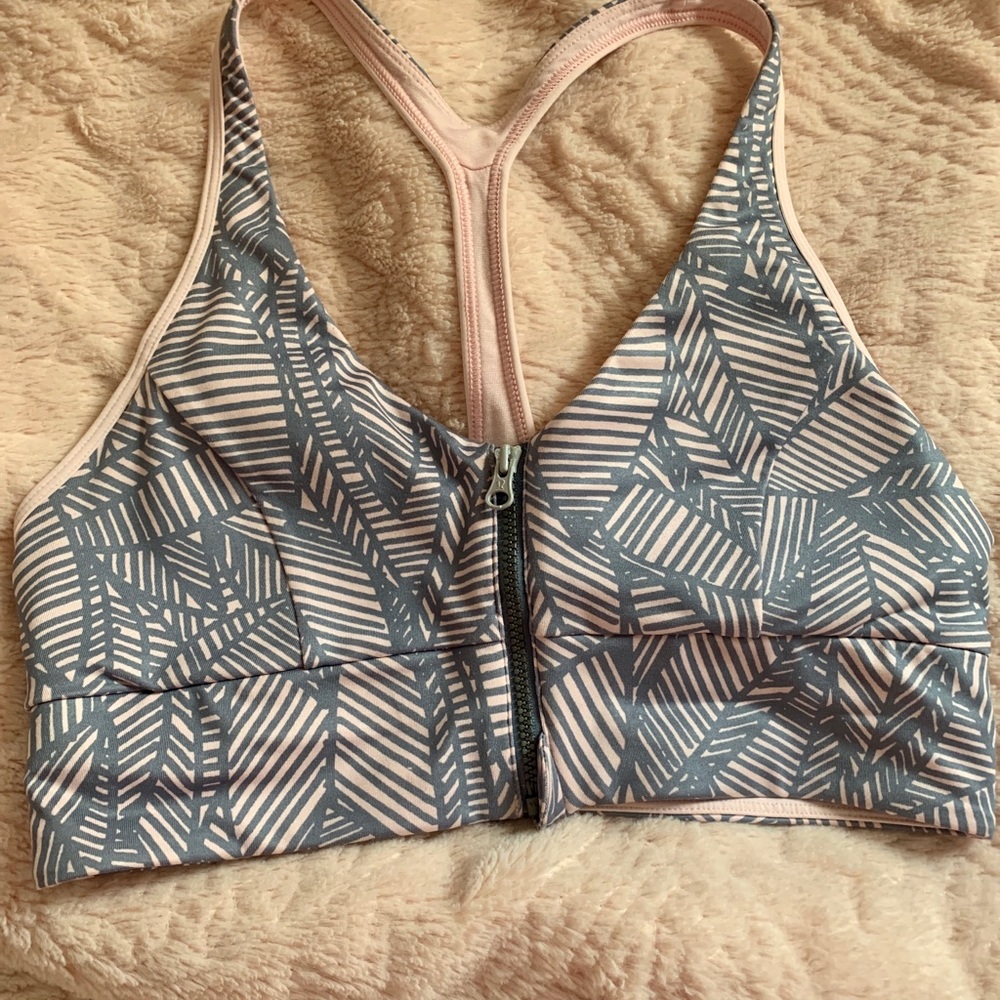 Cool to street sports bra